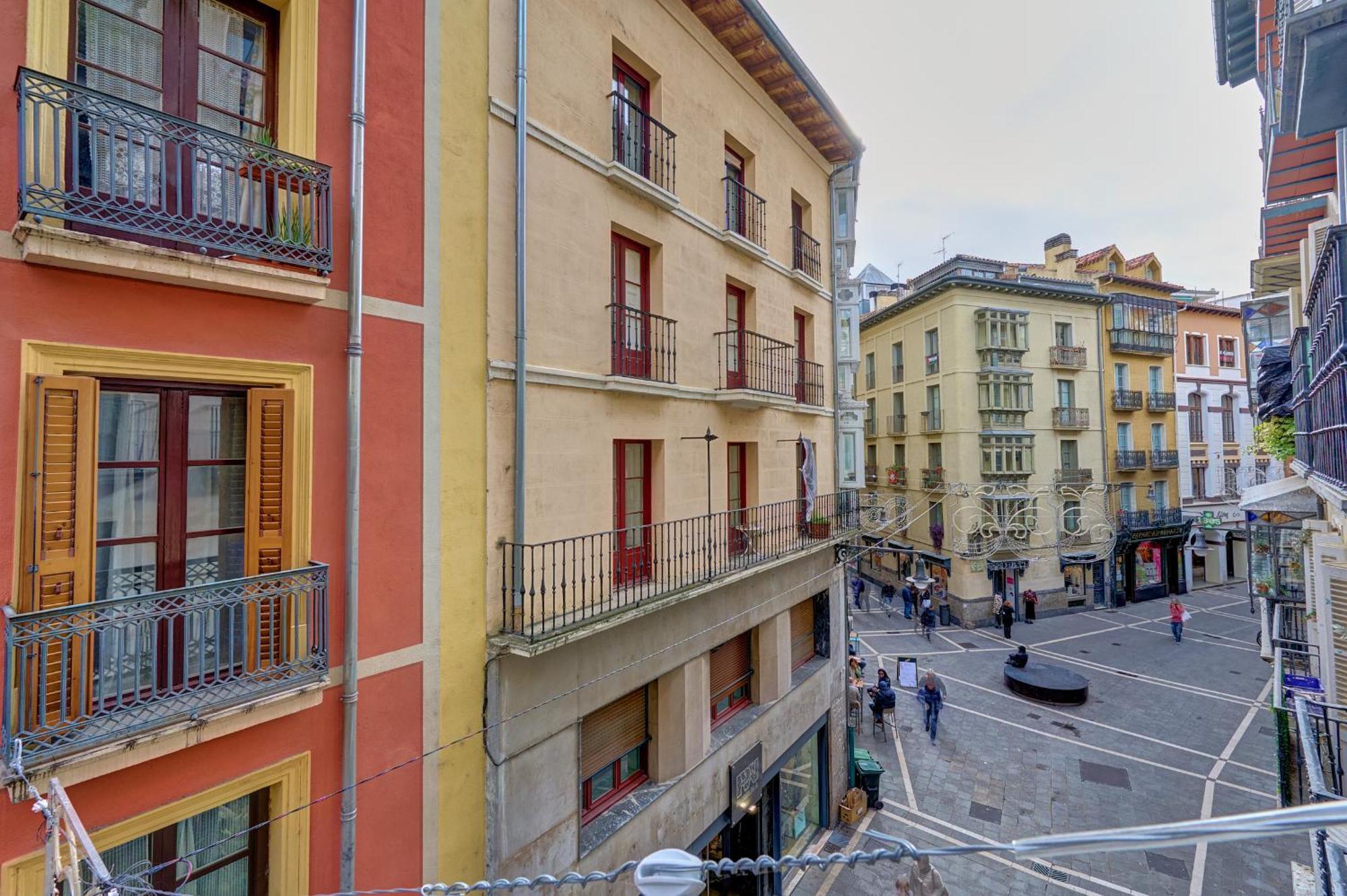 Heart Of Pamplona Apartments IV By Clabao Bagian luar foto